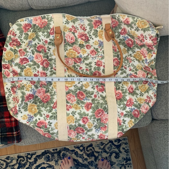 VINTAGE circa 1990 Victoria Secret Duffel Bag - Picture 3 of 8